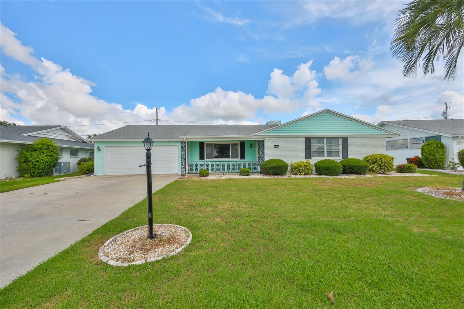 823 FOX HILLS DRIVE
