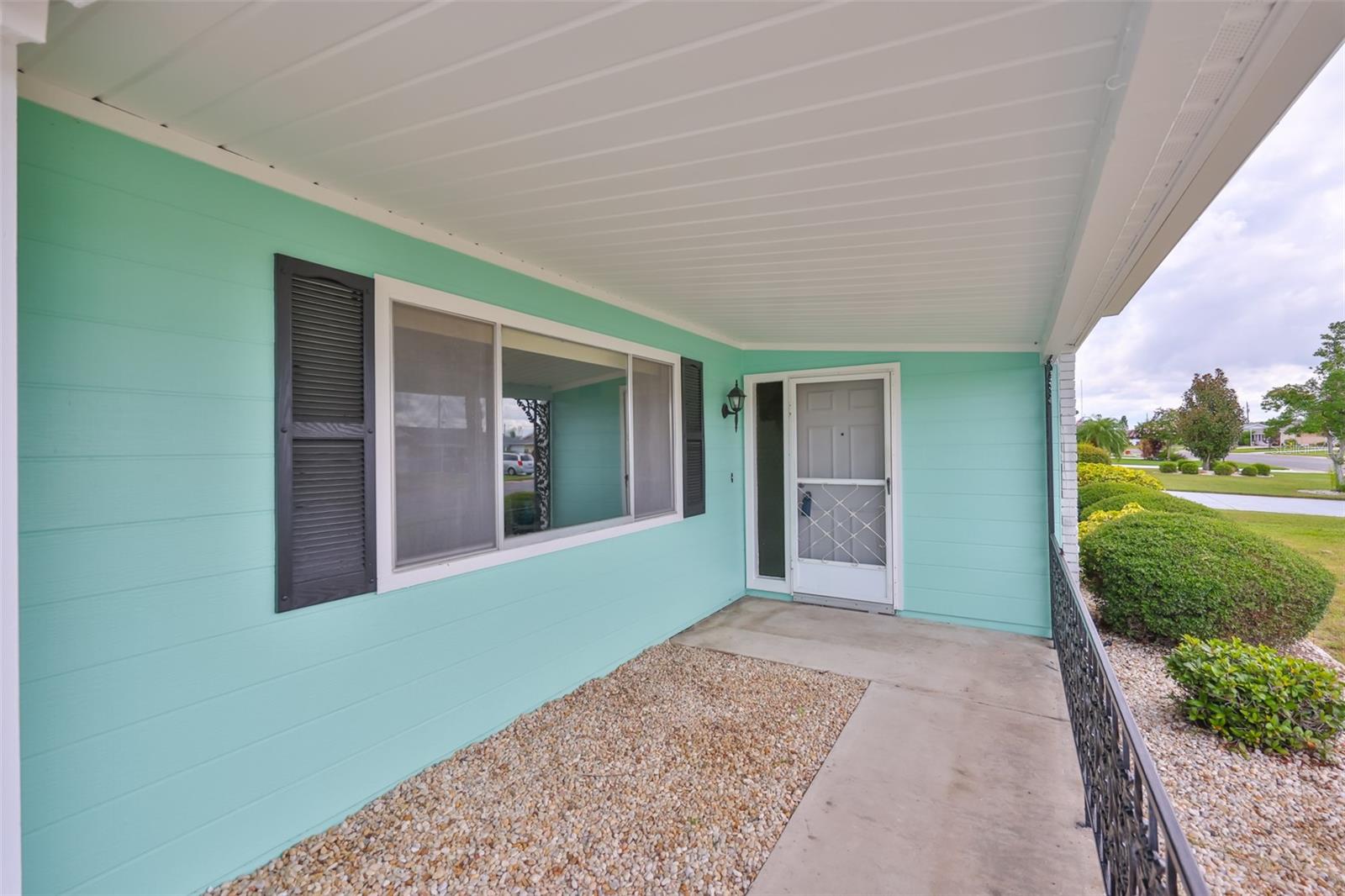 823 FOX HILLS DRIVE