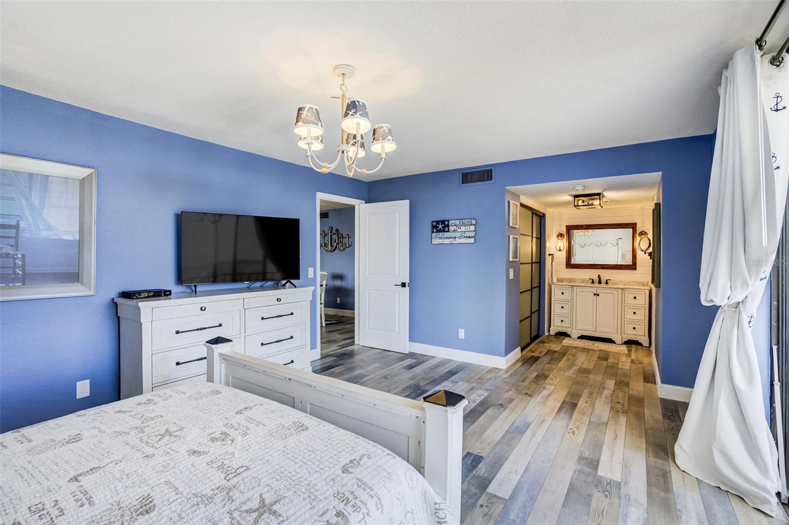 HARBOUR THE CONDO - Residential