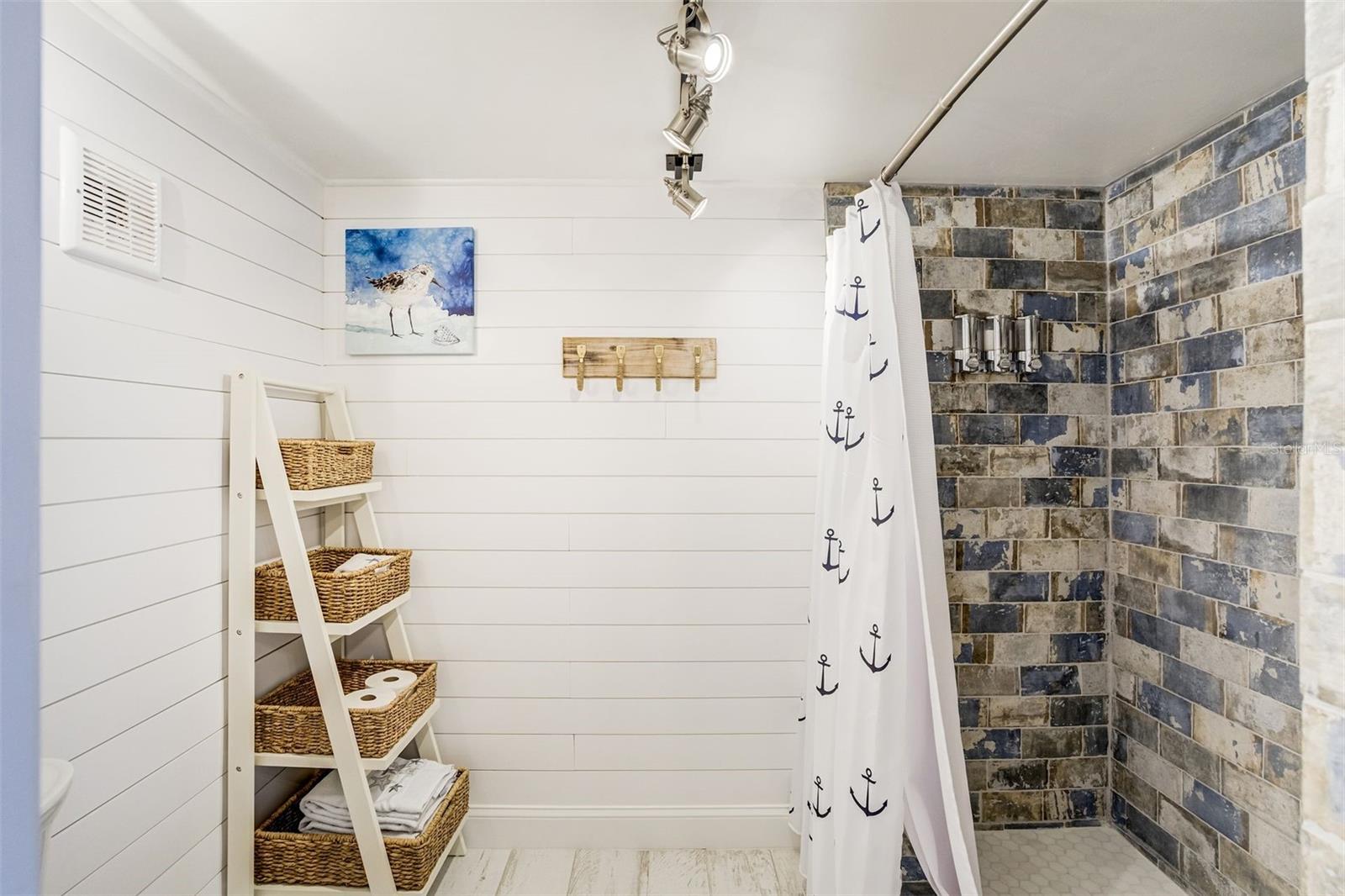 HARBOUR THE CONDO - Residential