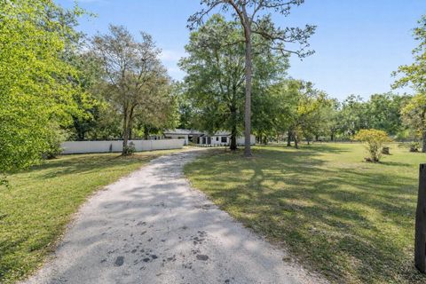 Tiny photo for 5721 SW 31st Street, Ocala, FL 34474 (MLS # GC539195)