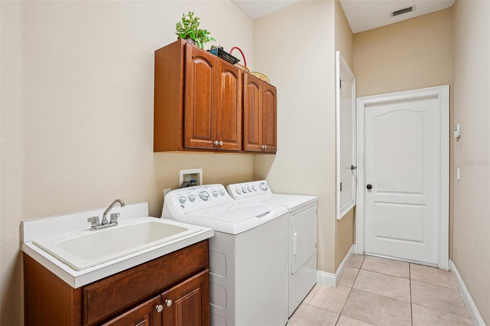 STONEYBROOK HILLS 18 - Residential