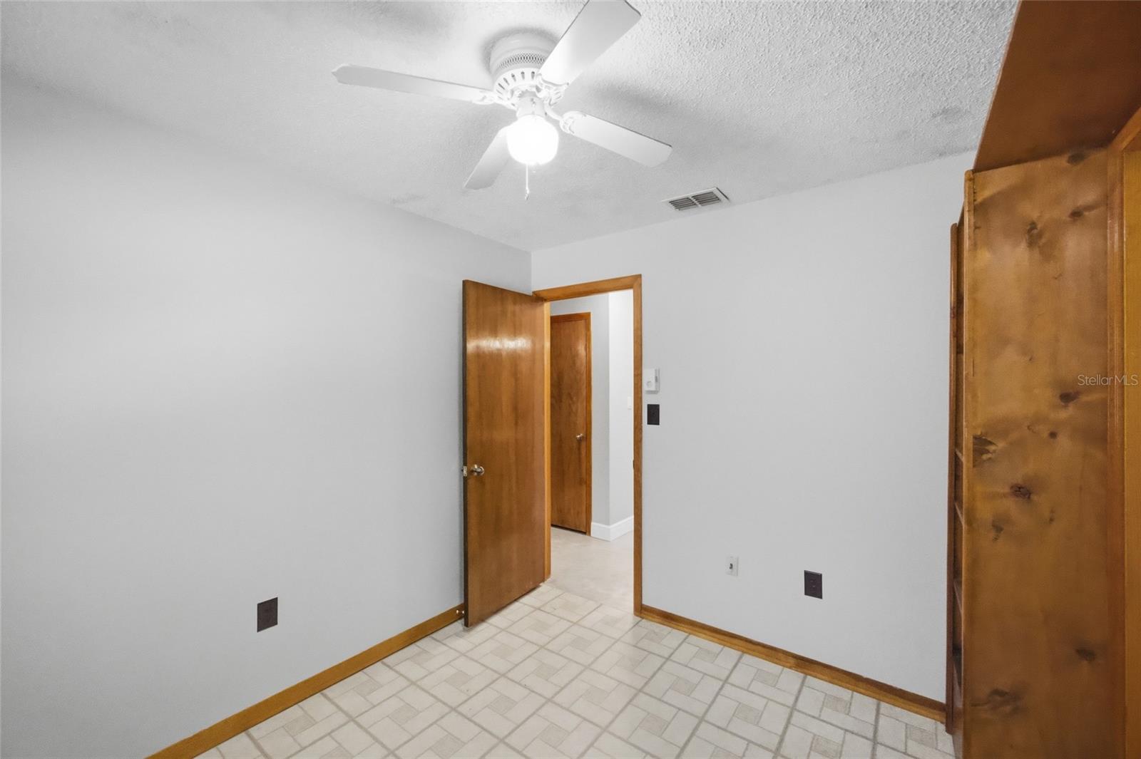 W1/2 OF NE1/4 OF SE1/4 OF SW1/4 LESS 15 FT FOR RD - Residential