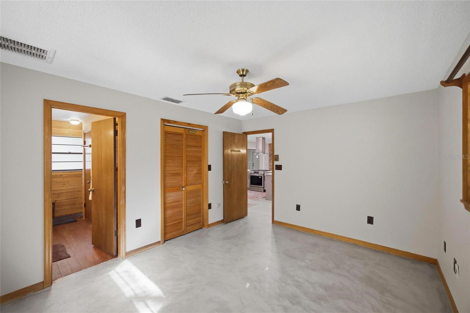 W1/2 OF NE1/4 OF SE1/4 OF SW1/4 LESS 15 FT FOR RD - Residential