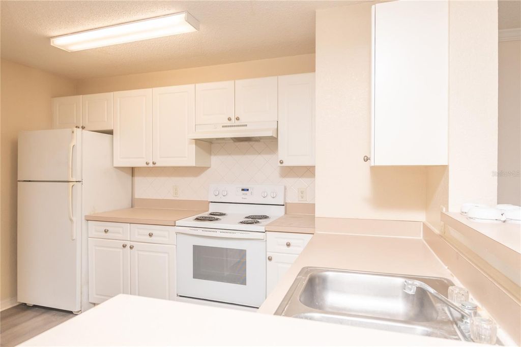 Photo of 18001 Richmond Place Drive #834, Tampa, FL 33647 (MLS # C7522658)