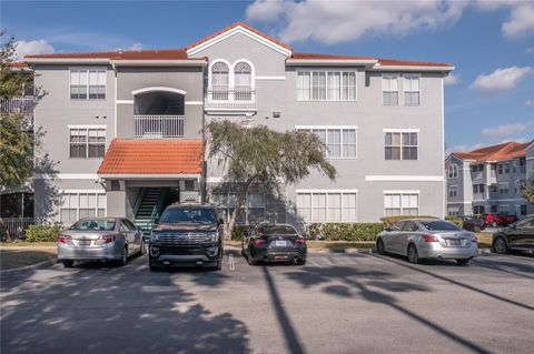 Photo of 18001 Richmond Place Drive #834, Tampa, FL 33647 (MLS # C7522658)