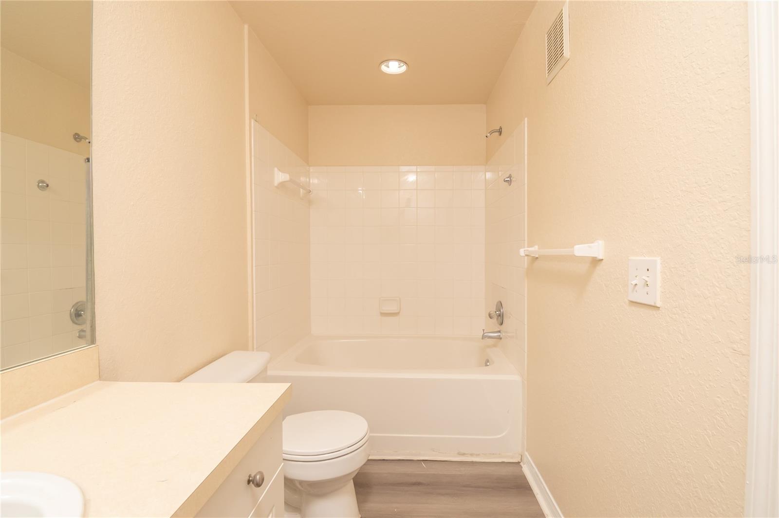 THE ENCLAVE AT RICHMOND PLACE - Residential