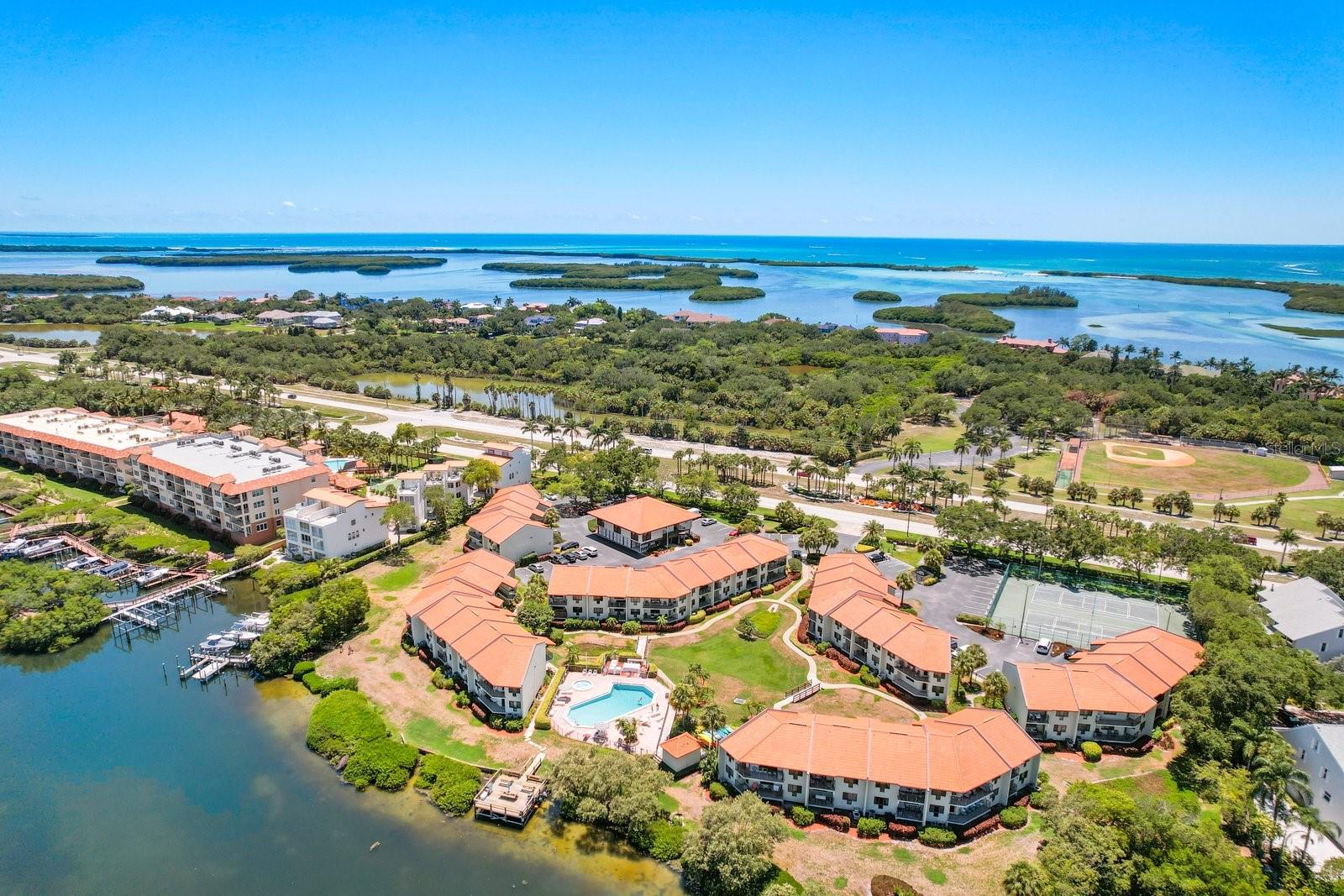 WANDER RESIDENCES OF TIERRA VERDE - Residential Lease