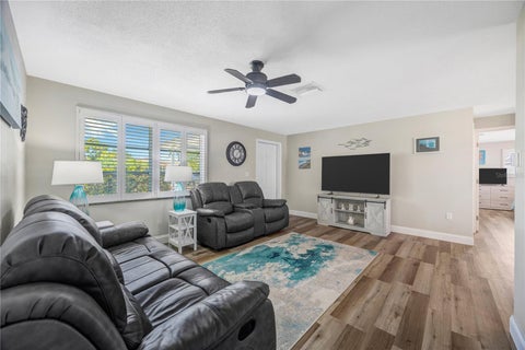 2155 Edythe Dr, Dunedin, FL 34698