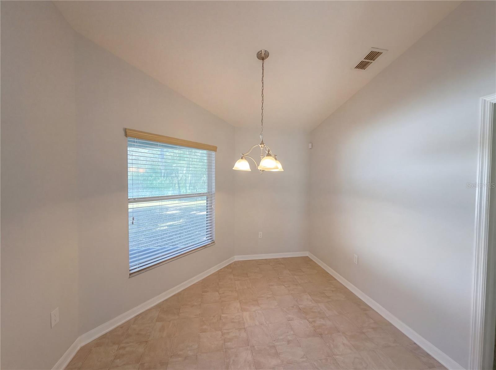 ENCLAVE/IMPERIAL LAKES - Residential