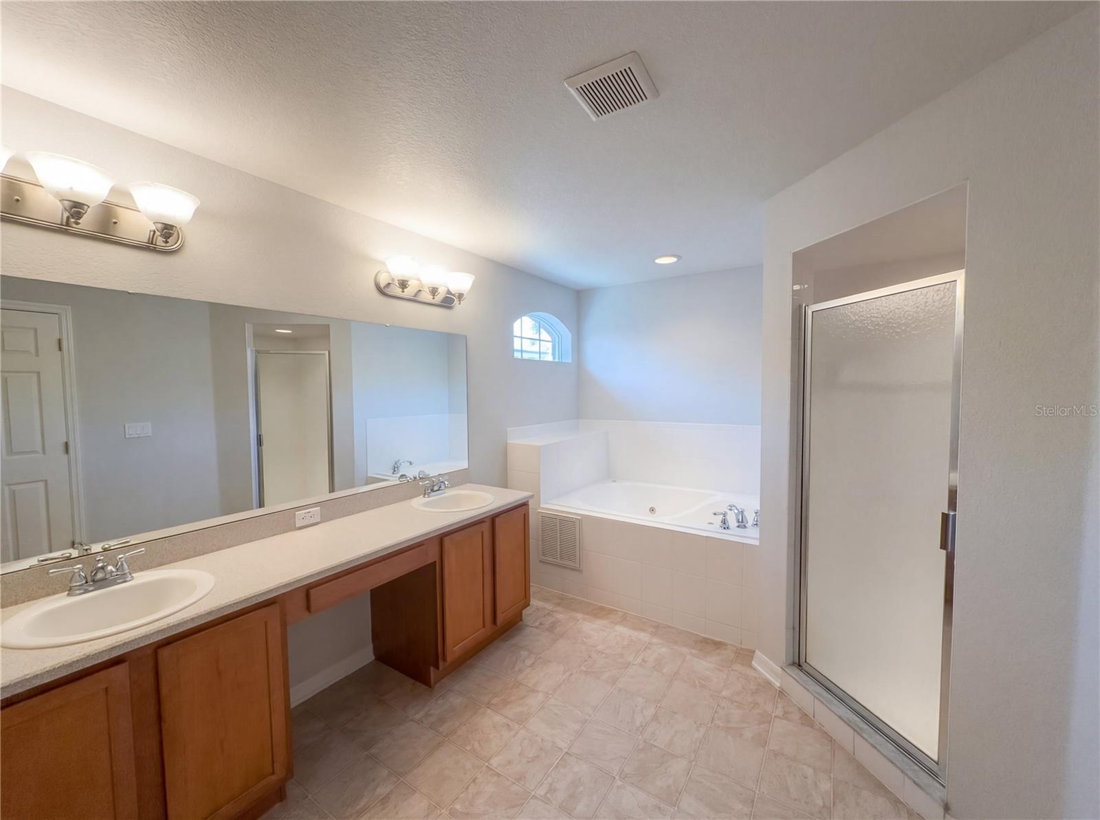 ENCLAVE/IMPERIAL LAKES - Residential