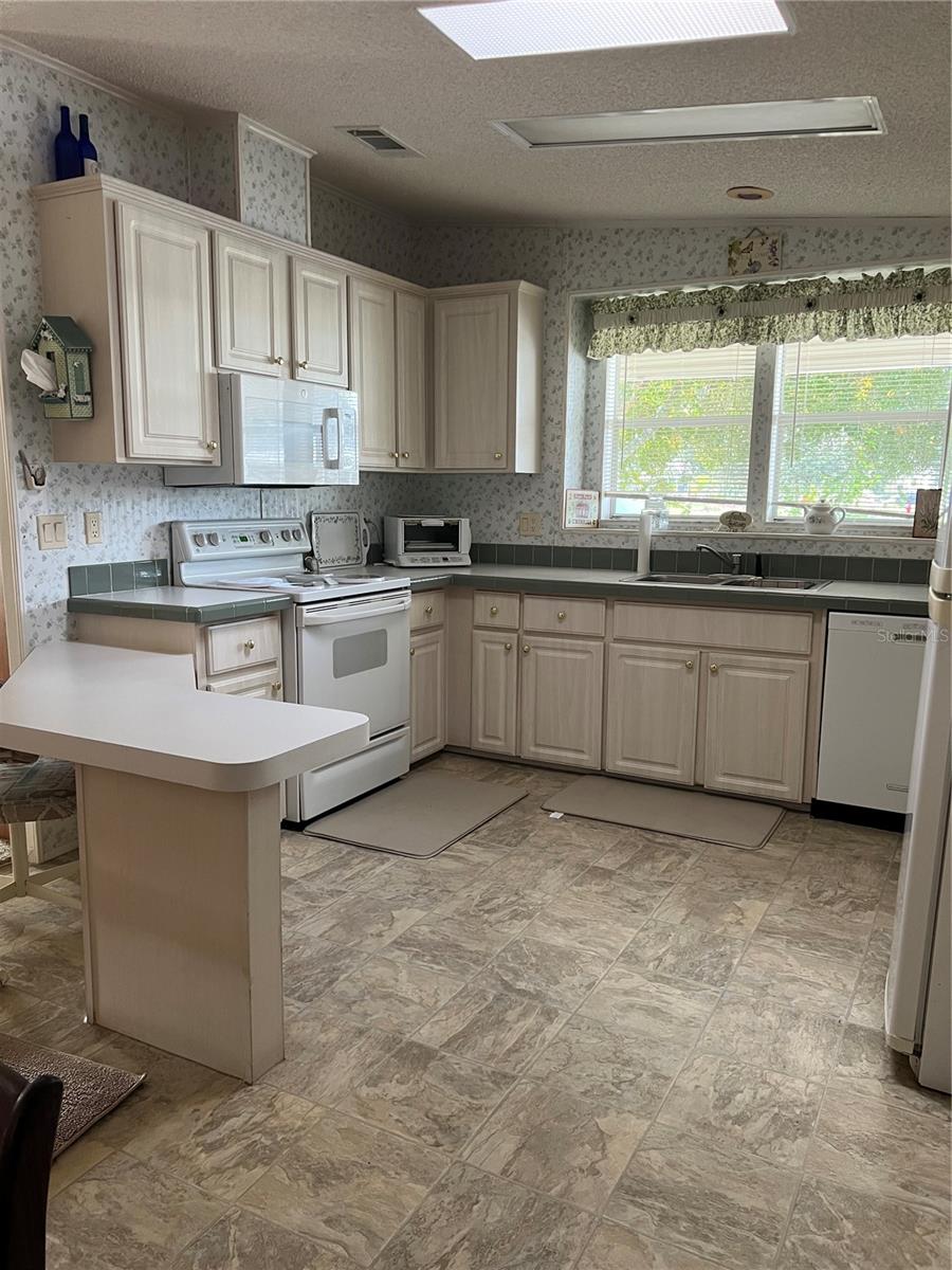 GARDEN GROVE OAKS - Residential