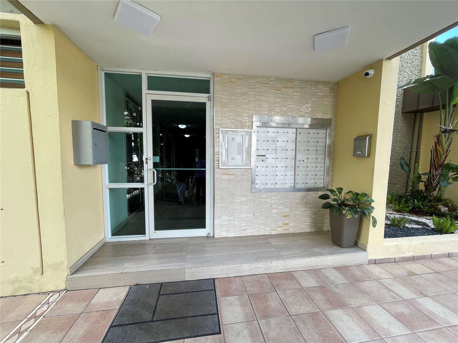 COND. LOS CAOBOS PLAZA - Residential Lease