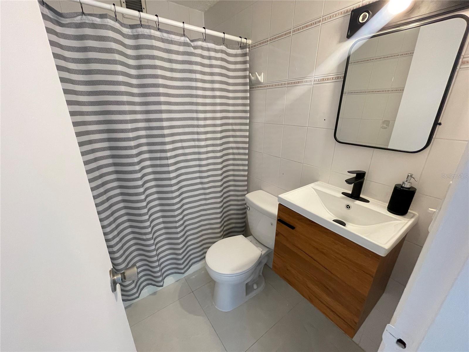 COND. LOS CAOBOS PLAZA - Residential Lease