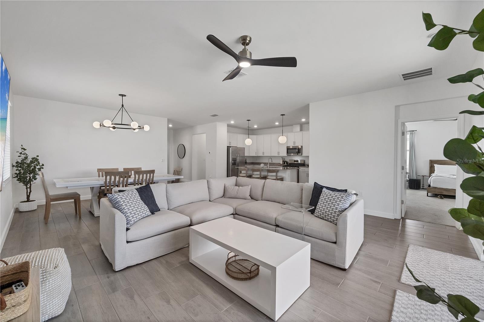 LORRAINE LAKES PH I - Residential Lease