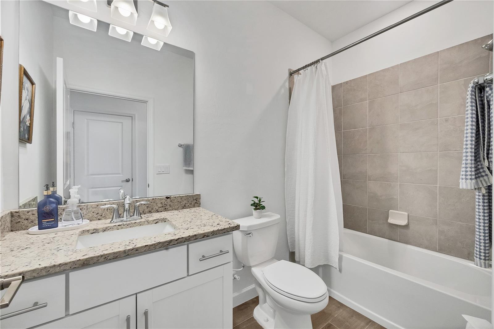 LORRAINE LAKES PH I - Residential Lease