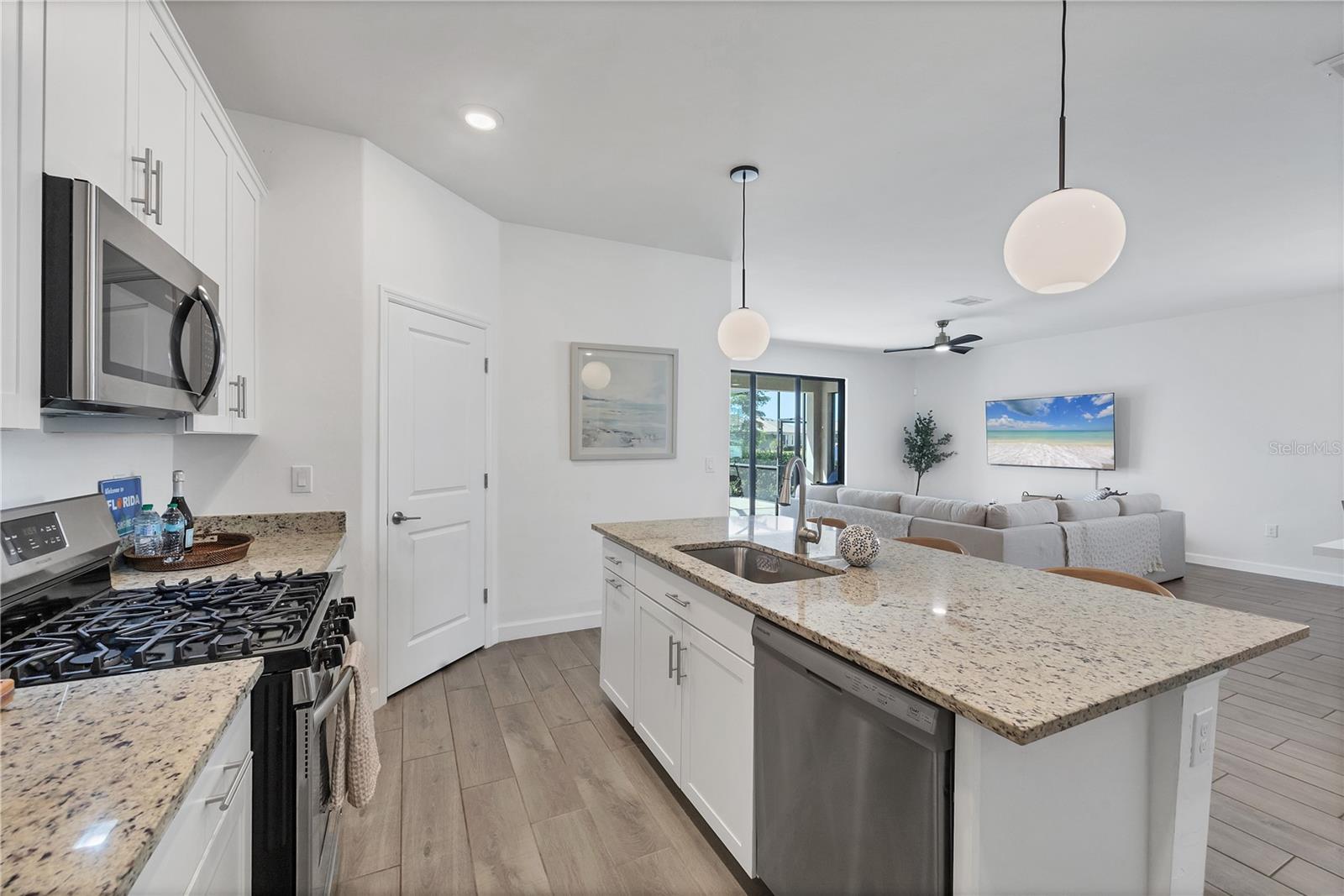 LORRAINE LAKES PH I - Residential Lease