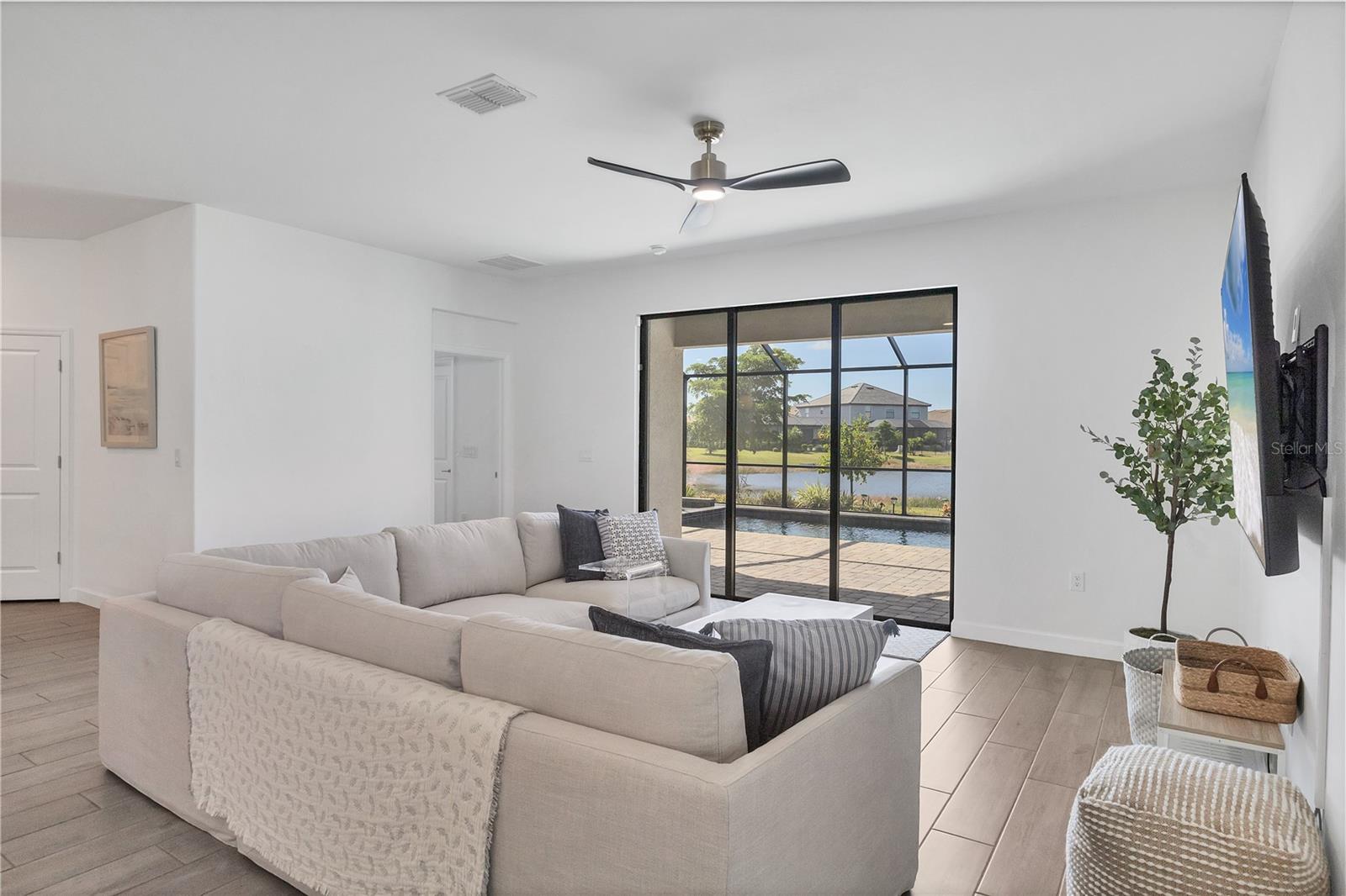 LORRAINE LAKES PH I - Residential Lease