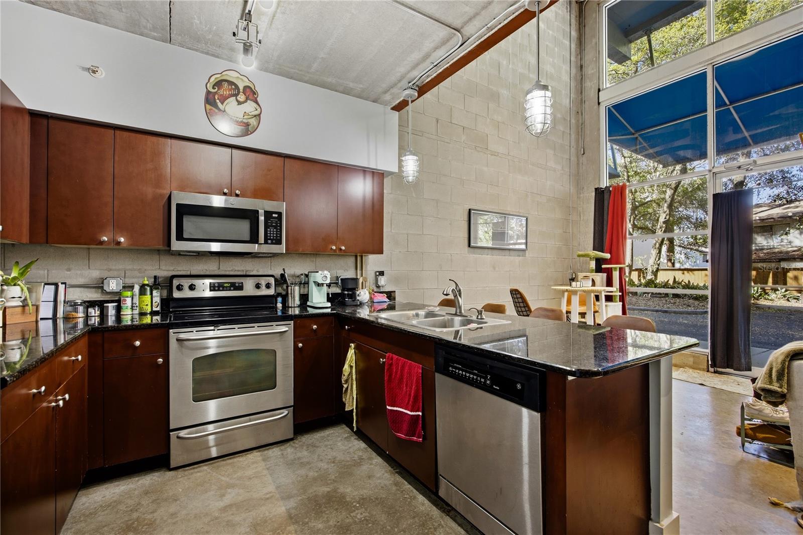 LOFTS OASIS - Residential