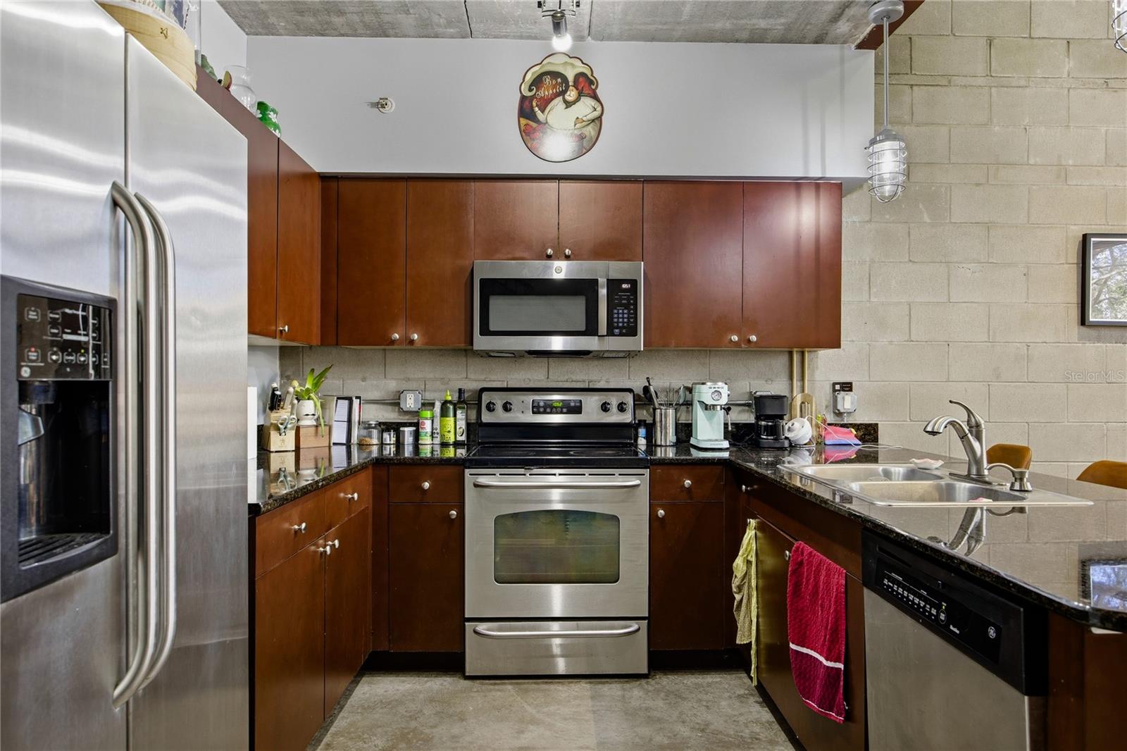 LOFTS OASIS - Residential