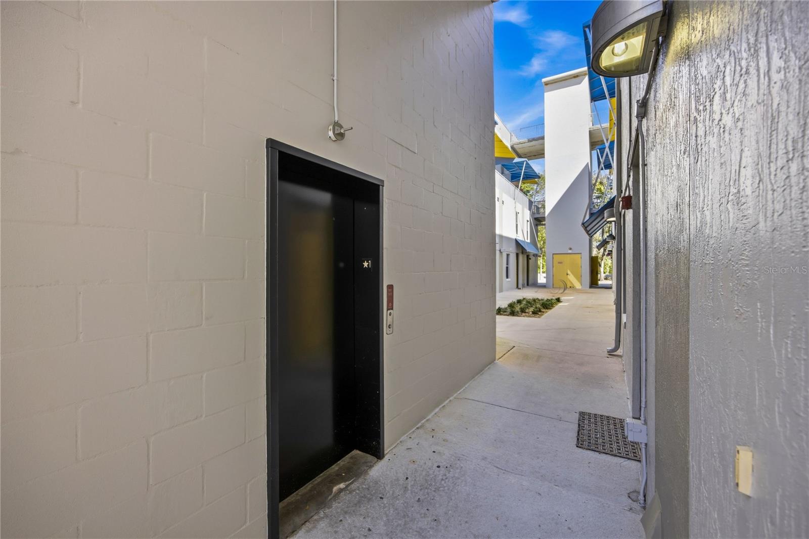 LOFTS OASIS - Residential