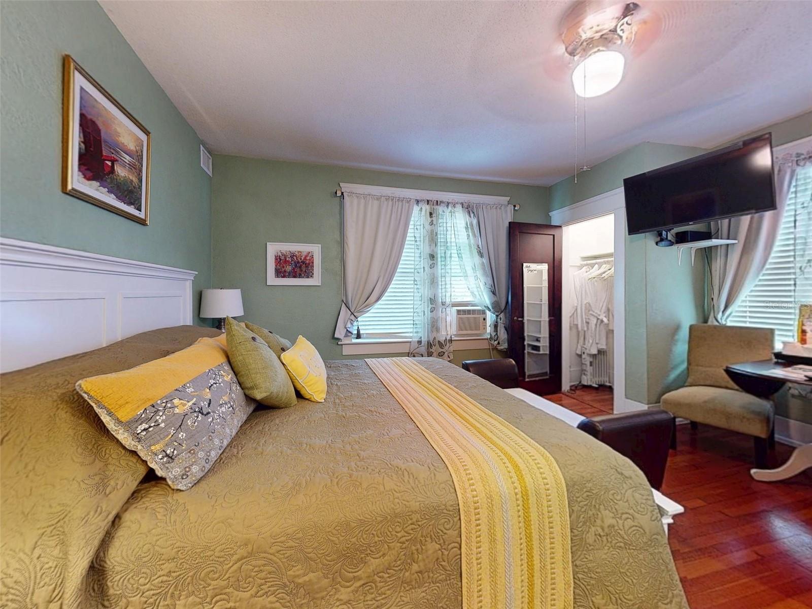 HODGMANS DAYTONA - Residential