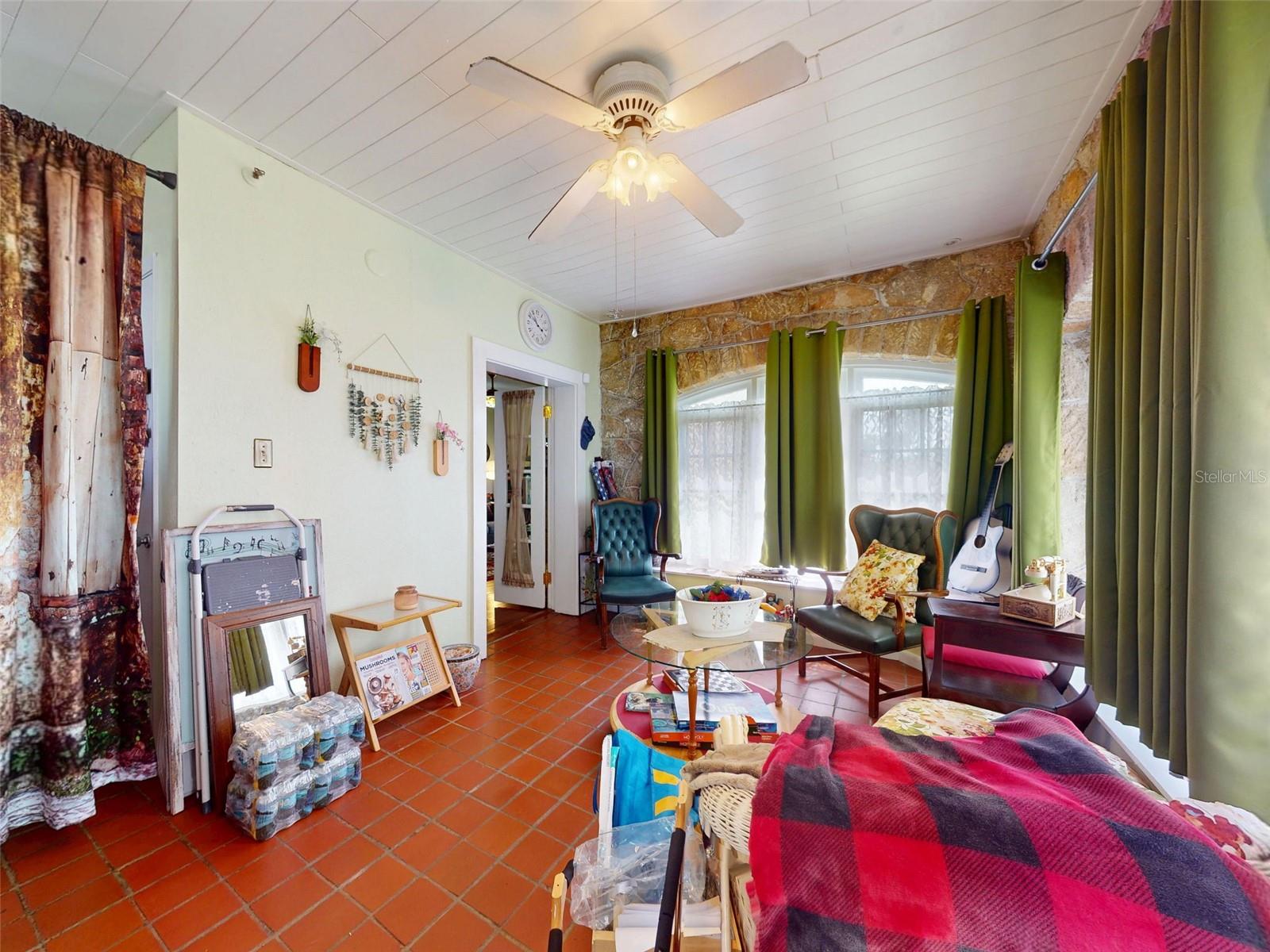 HODGMANS DAYTONA - Residential