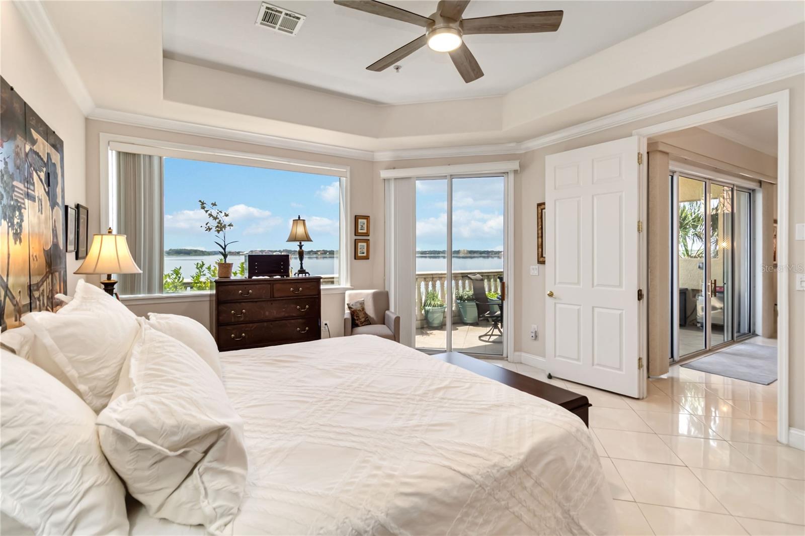 8749 THE ESPLANADE 6