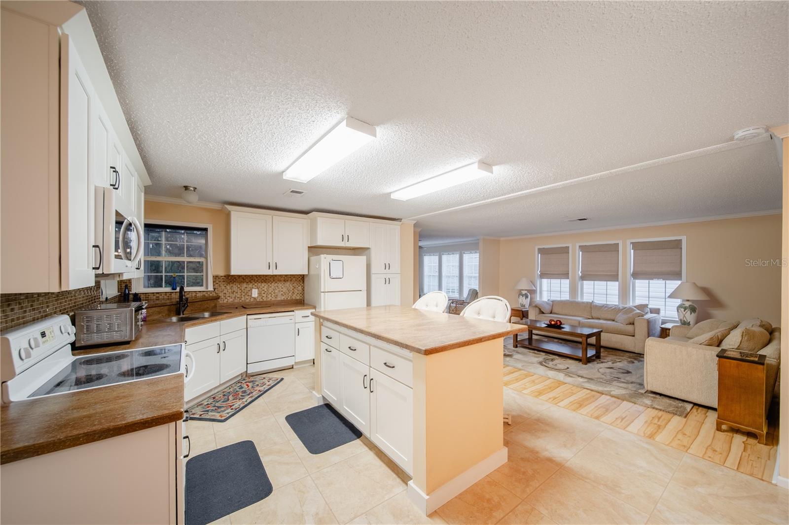 RIVER FOREST MHP - Residential