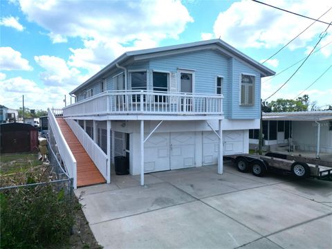 Photo of 6814 Gull Lane, Hudson, FL 34667 (MLS # W7881601)