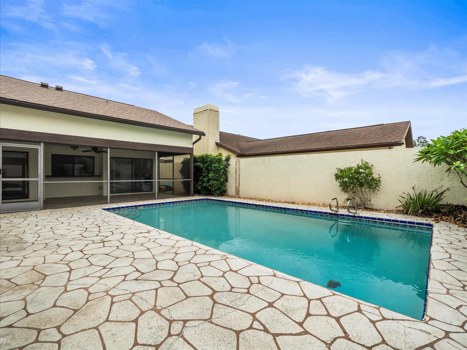 AVISTA OF CARROLLWOOD VILL - Residential