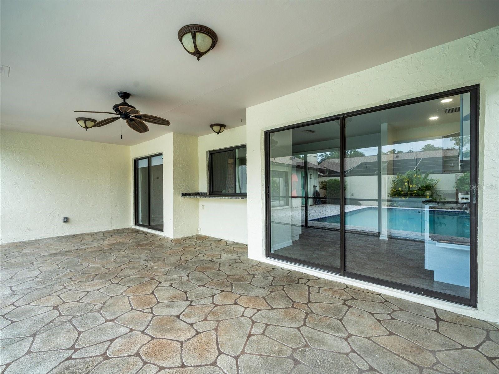 AVISTA OF CARROLLWOOD VILL - Residential