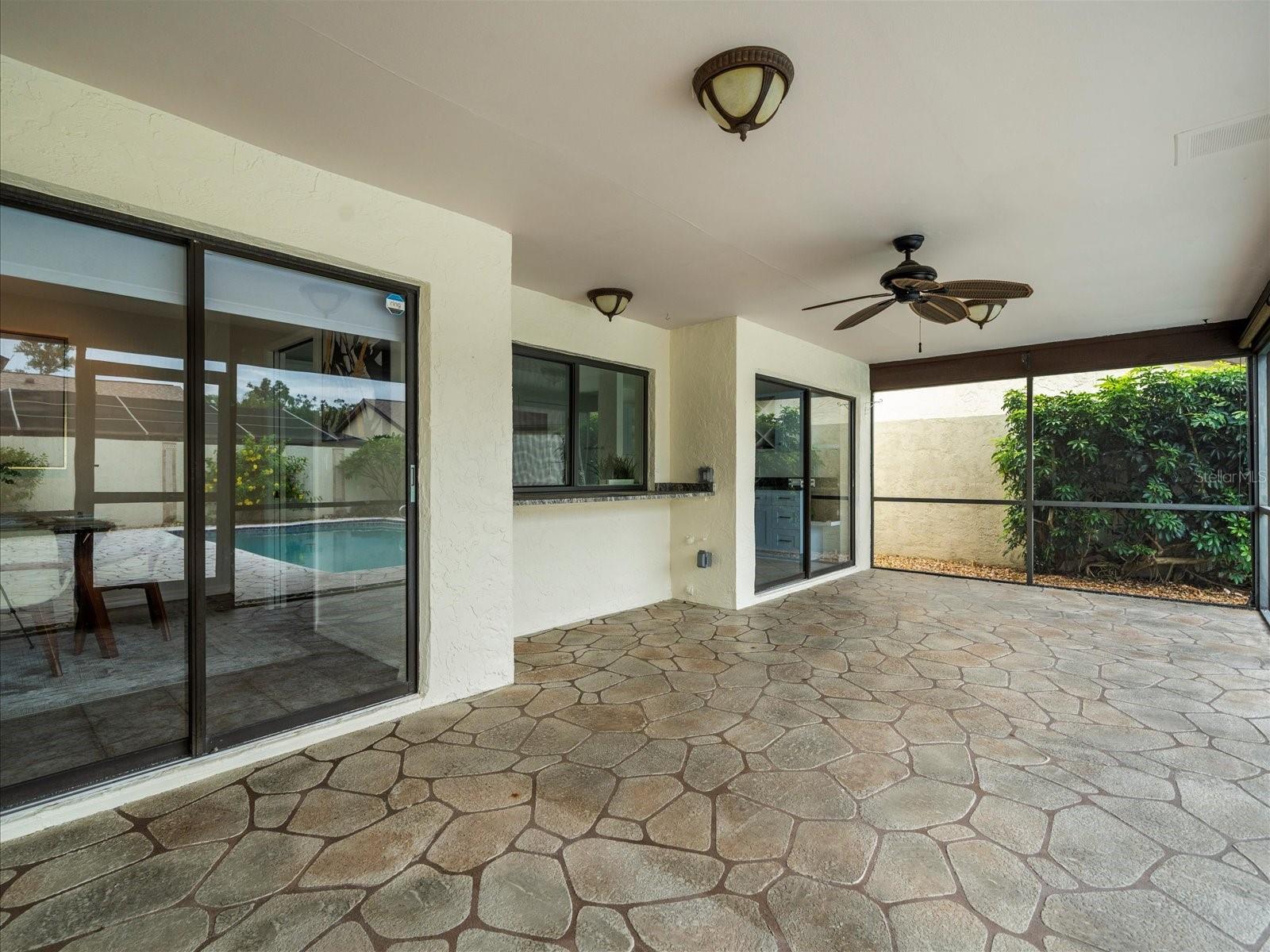 AVISTA OF CARROLLWOOD VILL - Residential