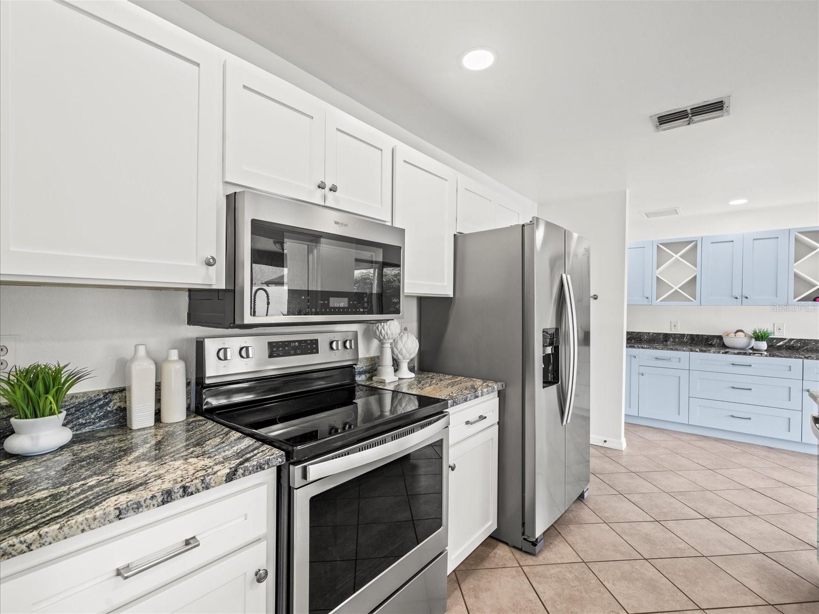 AVISTA OF CARROLLWOOD VILL - Residential