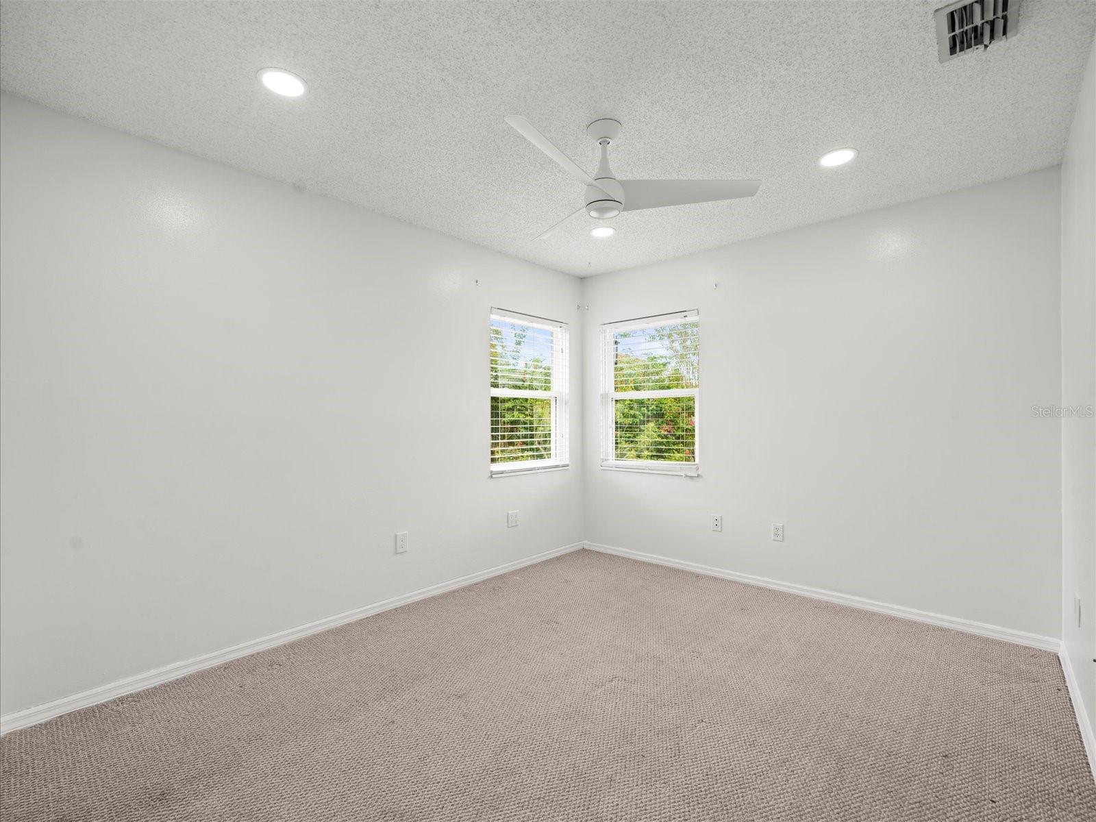 AVISTA OF CARROLLWOOD VILL - Residential