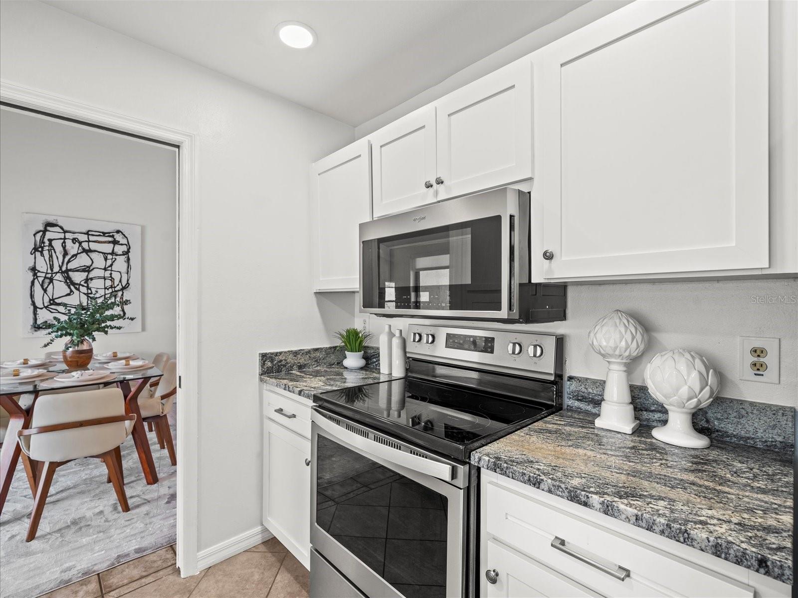 AVISTA OF CARROLLWOOD VILL - Residential