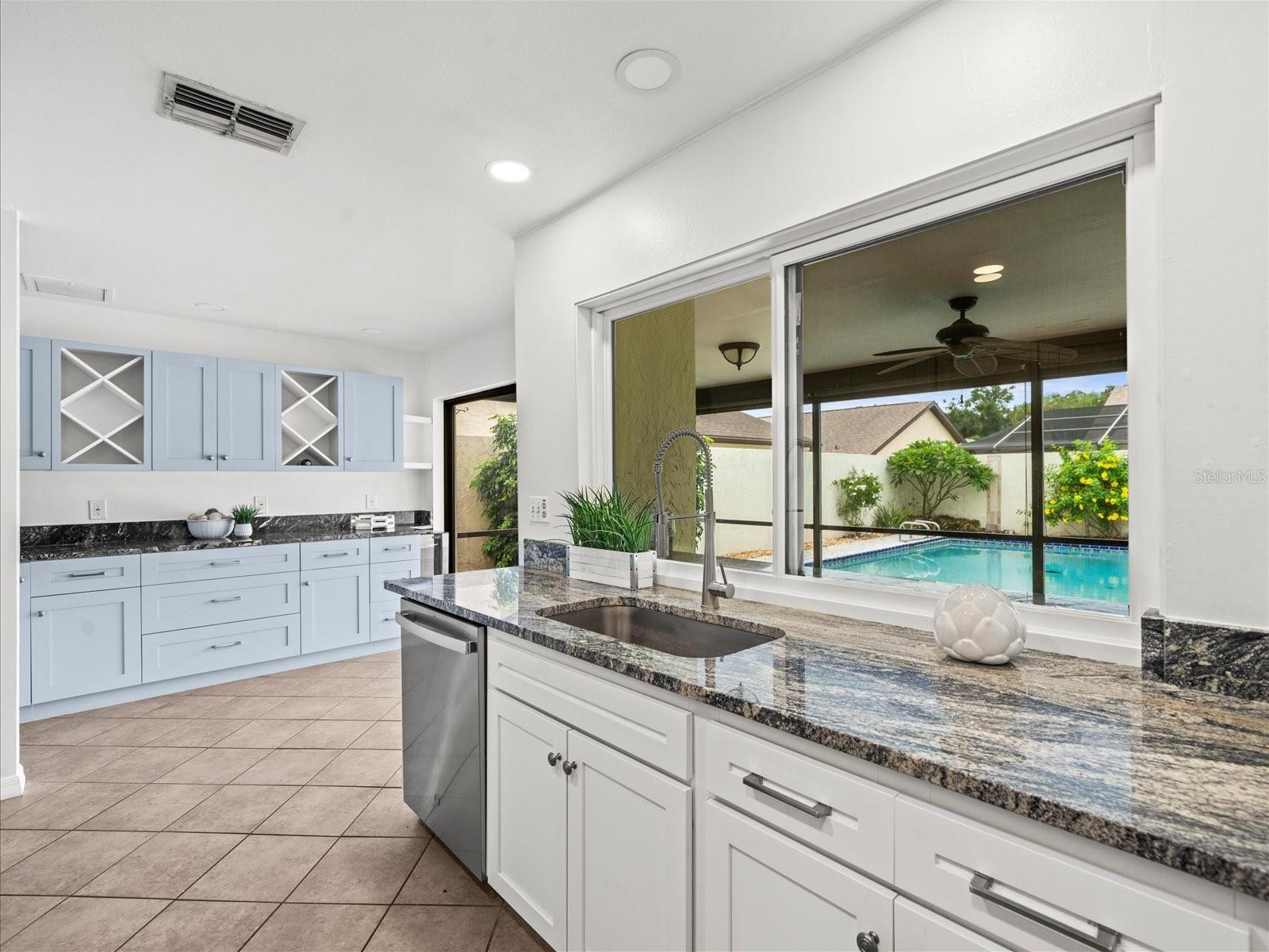 AVISTA OF CARROLLWOOD VILL - Residential