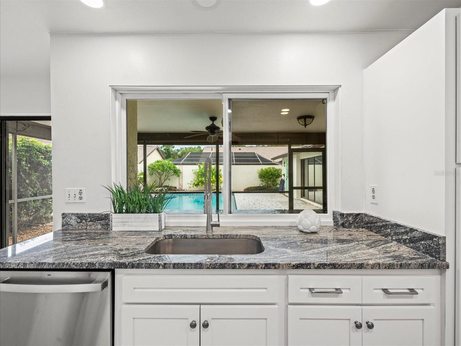 AVISTA OF CARROLLWOOD VILL - Residential