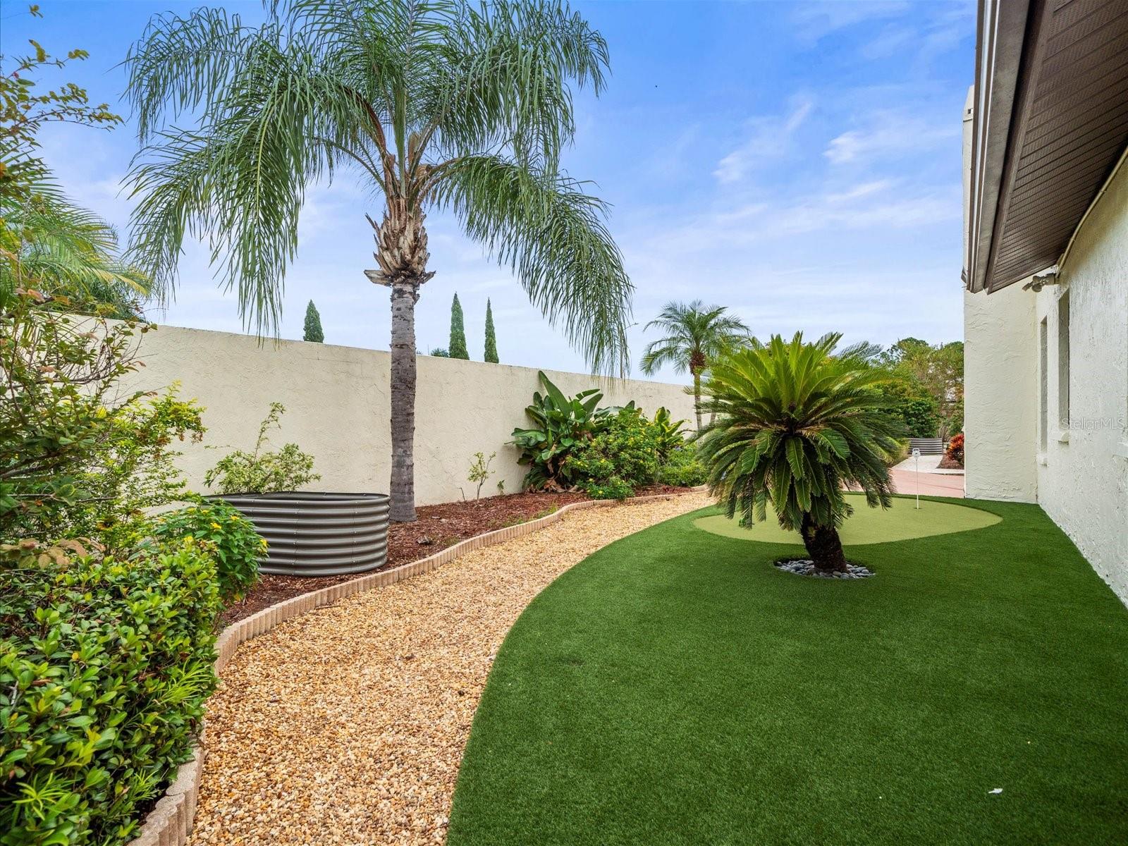 AVISTA OF CARROLLWOOD VILL - Residential