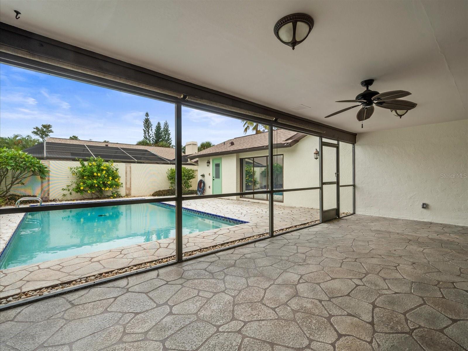 AVISTA OF CARROLLWOOD VILL - Residential