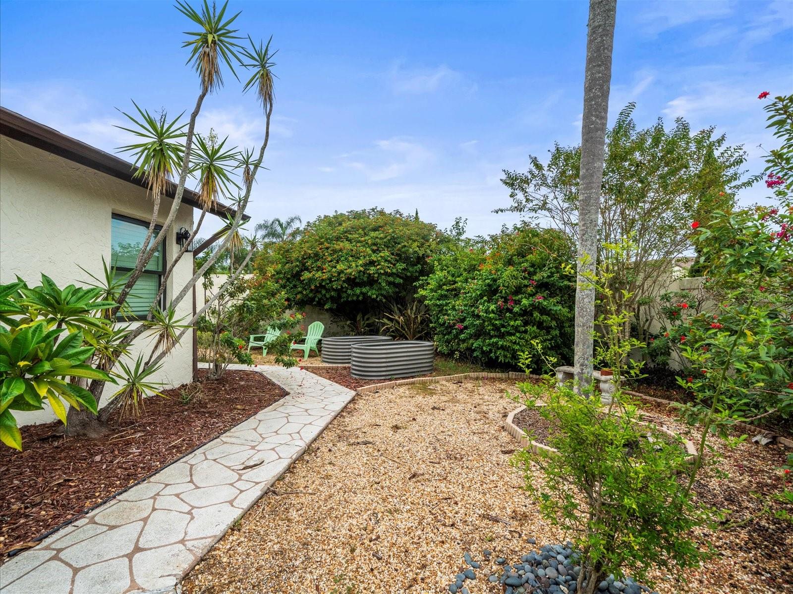 AVISTA OF CARROLLWOOD VILL - Residential