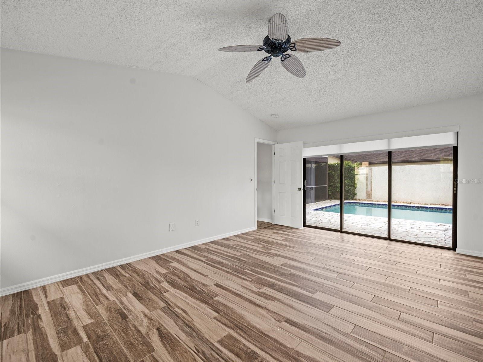 AVISTA OF CARROLLWOOD VILL - Residential