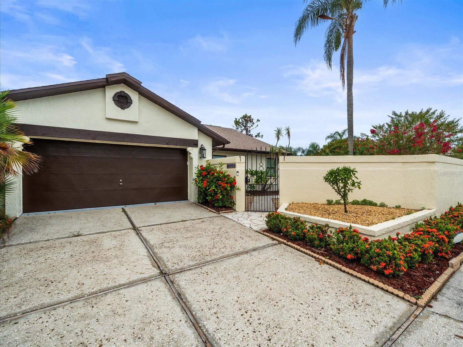 AVISTA OF CARROLLWOOD VILL - Residential