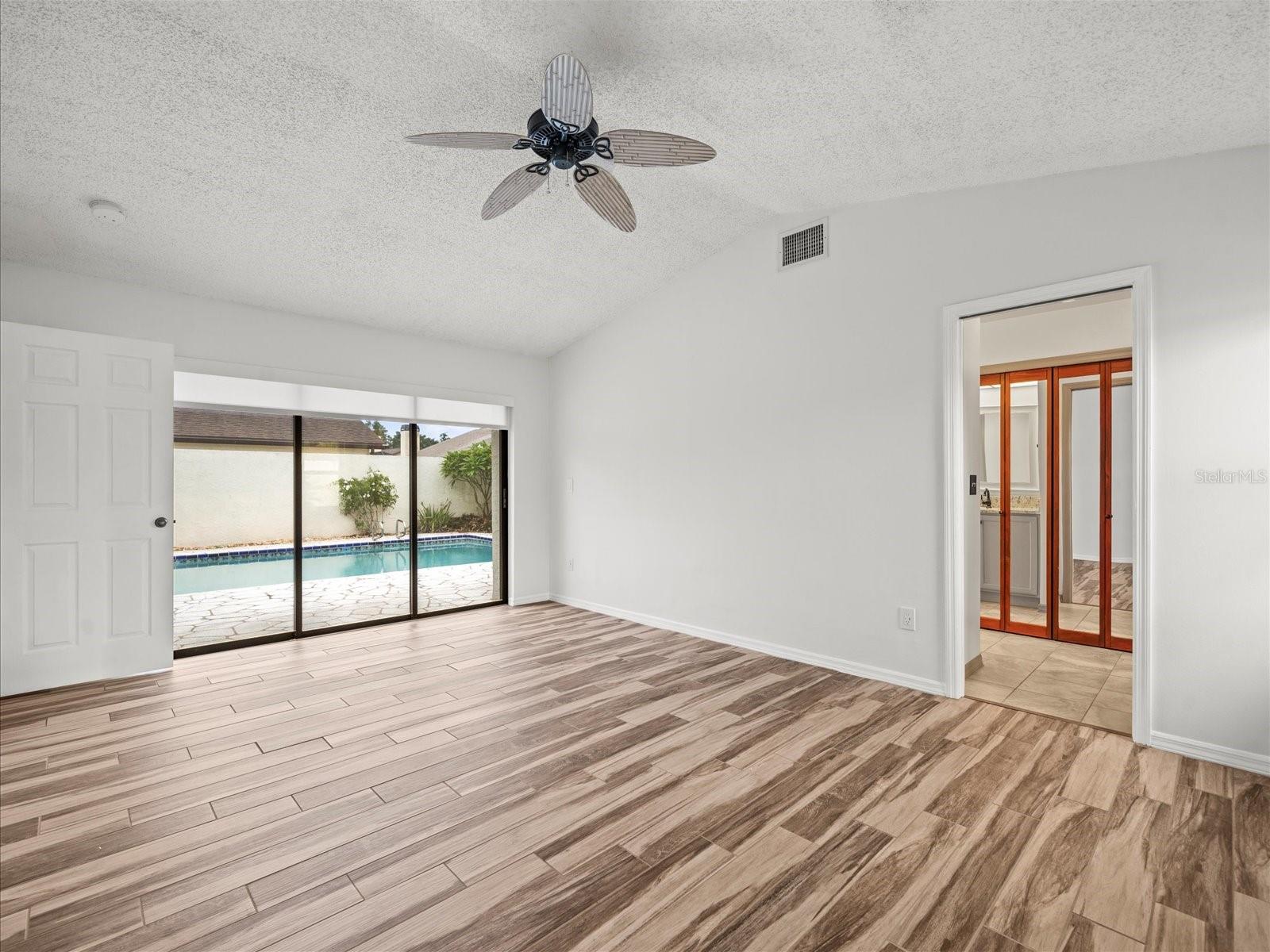 AVISTA OF CARROLLWOOD VILL - Residential