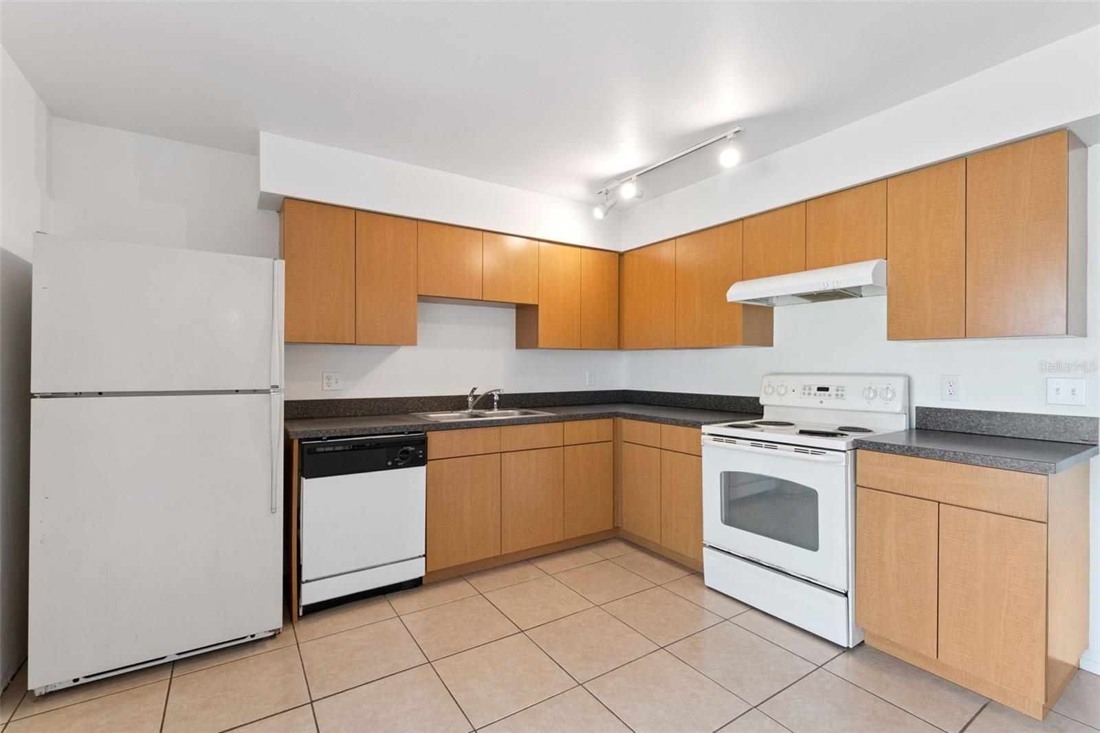 QUAIL HOLLOW AT RIO PINAR - Residential Income