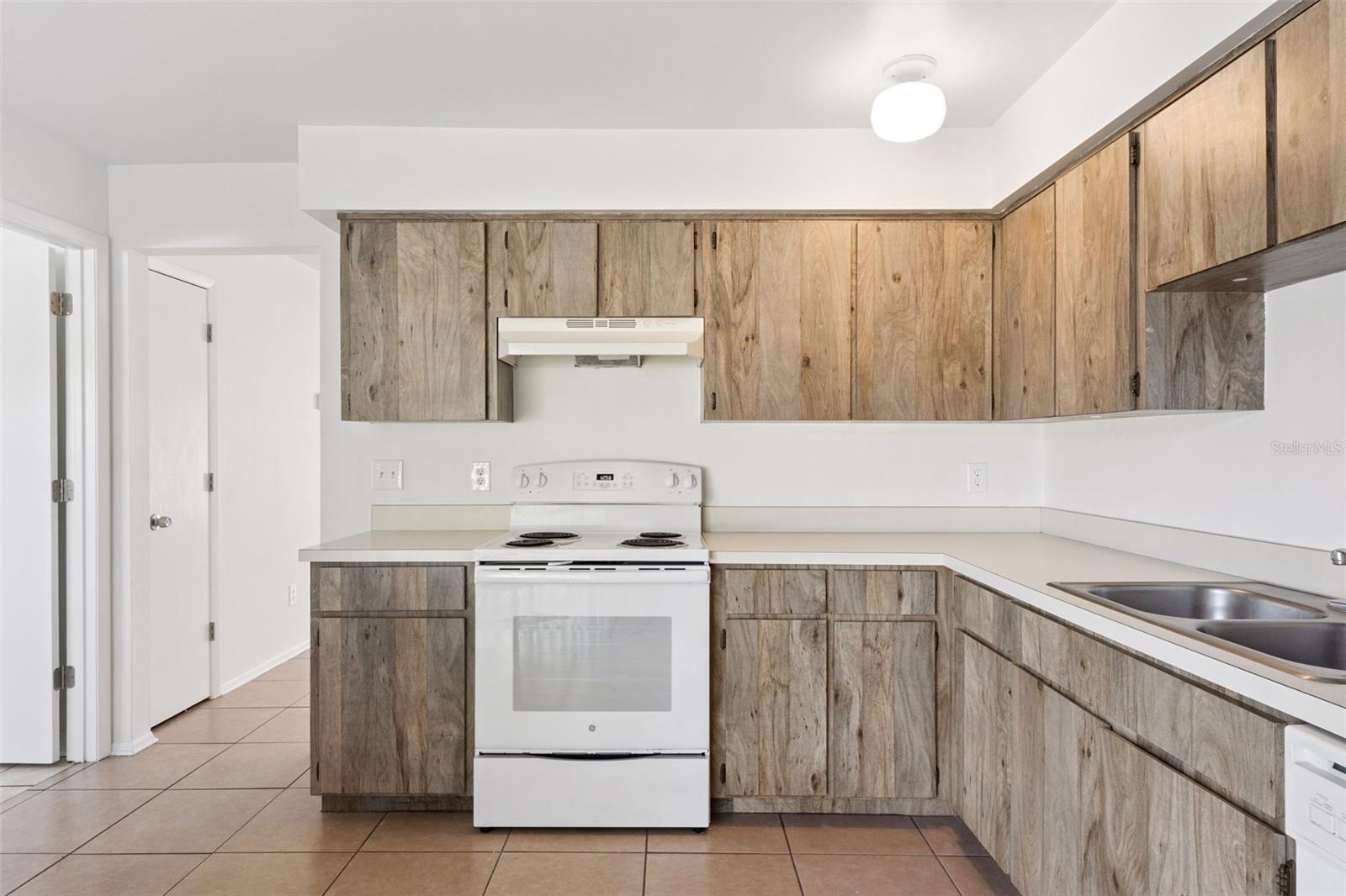 QUAIL HOLLOW AT RIO PINAR - Residential Income