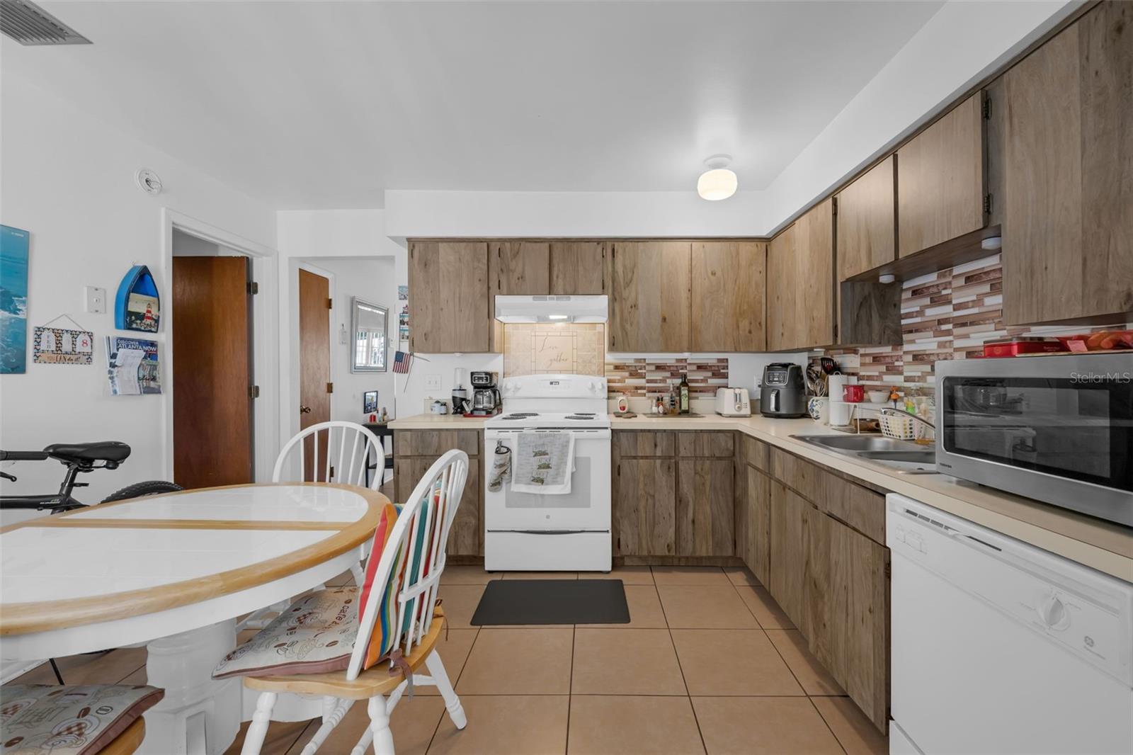 QUAIL HOLLOW AT RIO PINAR - Residential Income