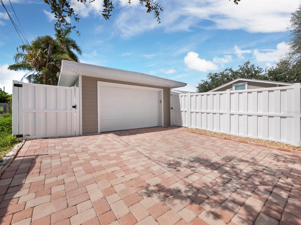 SAINT ARMANDS DIV JOHN RINGLING ESTATES - Residential