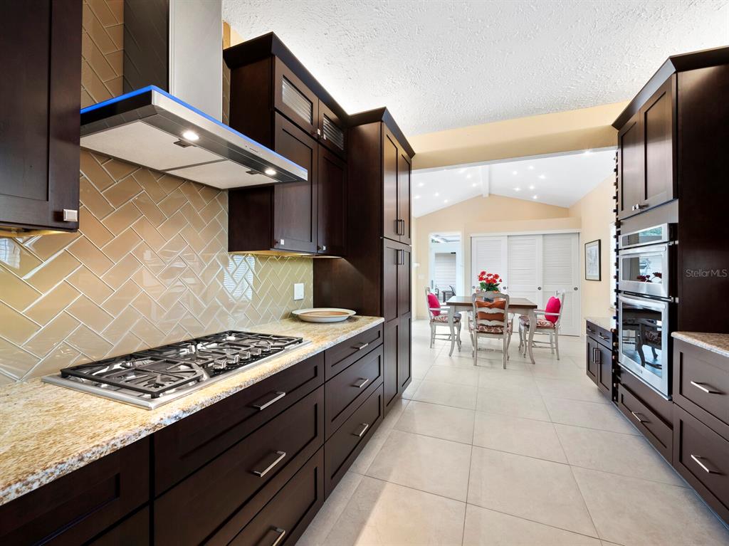 SAINT ARMANDS DIV JOHN RINGLING ESTATES - Residential