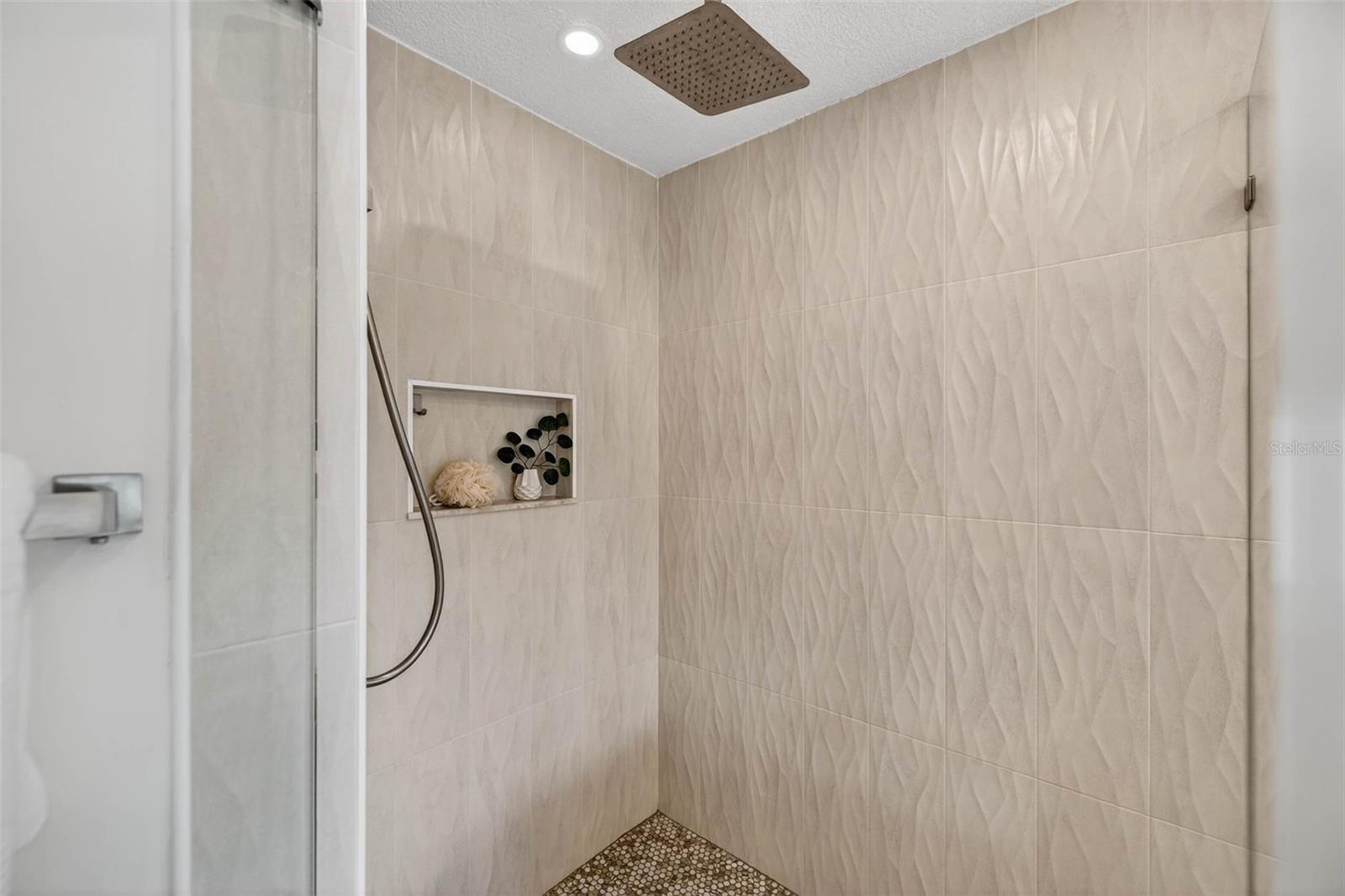 SHORE ACRES BUTTERFLY LAKE REP - Residential